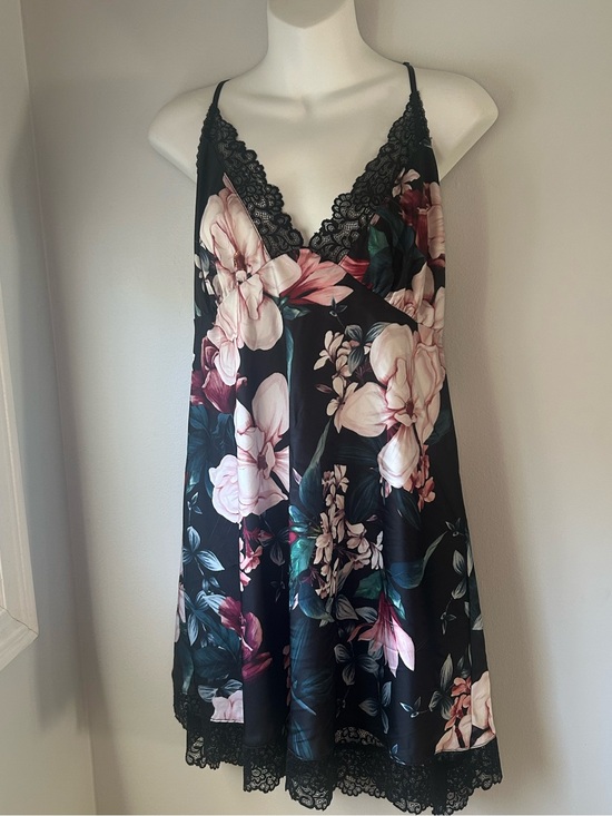 La Vie En Rose Other - La Vie En Rose Black Floral Lace-Trim Chemise